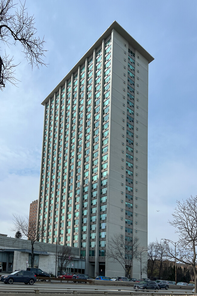 Foto del edificio - 3600 N Lake Shore Dr