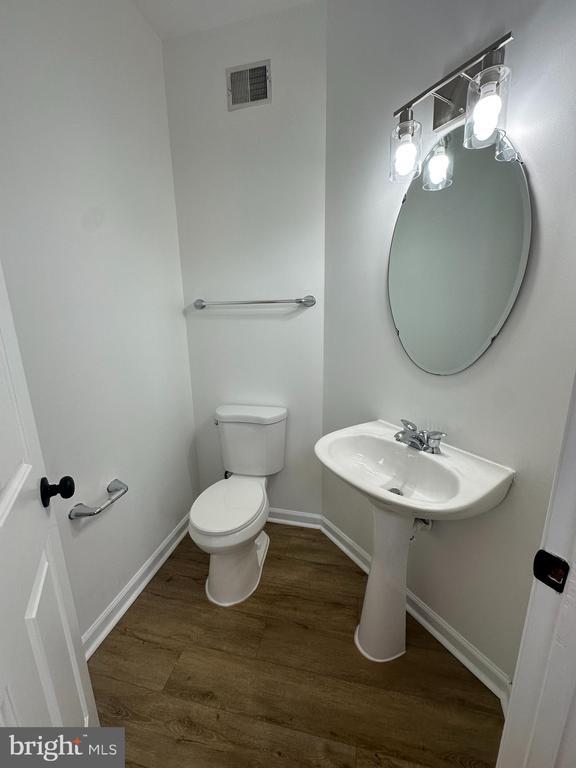 Foto del edificio - 1327 Lewis Ln