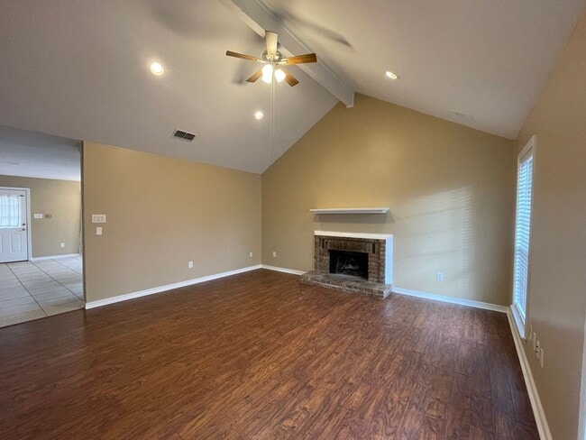 Foto del edificio - Stockwell Area! A Must See Today!