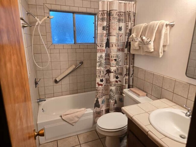 Foto del edificio - 165 E White Mountain Blvd