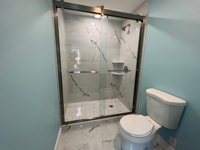 Building Photo - 346 Cherry St