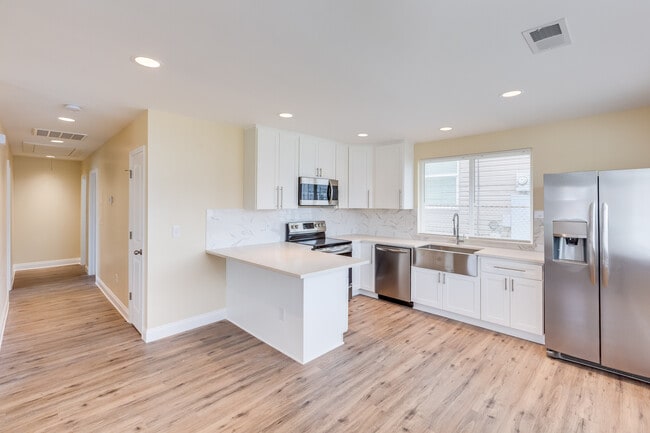 Kitchen3 - 3601 N. Robertson St.