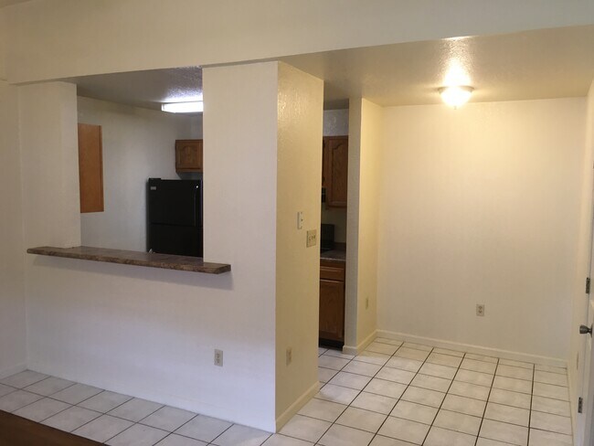 Foto del edificio - 2704 Wakefield Dr