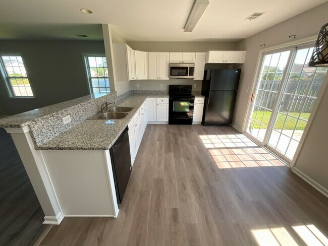 Foto del edificio - "Newly renovated 3-Bed, 2-Bath Home in Win...