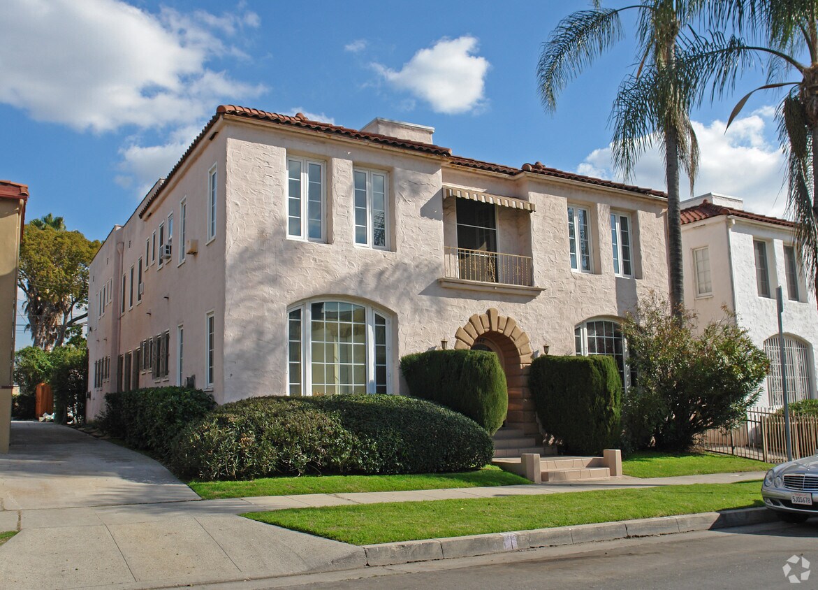 Primary Photo - 448 N Sierra Bonita Ave