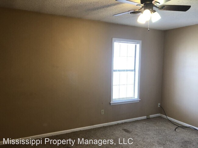 Building Photo - 2 br, 1.5 bath House - 1803 Holmes St