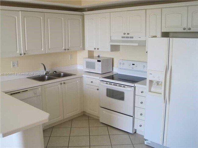 Building Photo - 3500 Coral Way