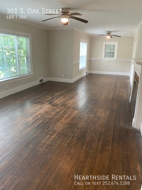 Building Photo - 301 S Oak St