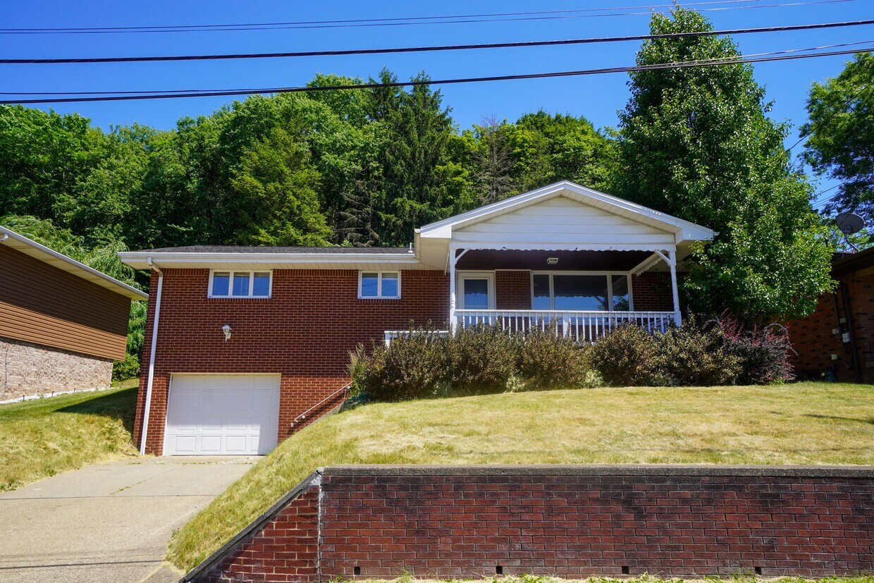 903 Roosevelt Ave, Aliquippa, PA 15001 House Rental in Aliquippa, PA
