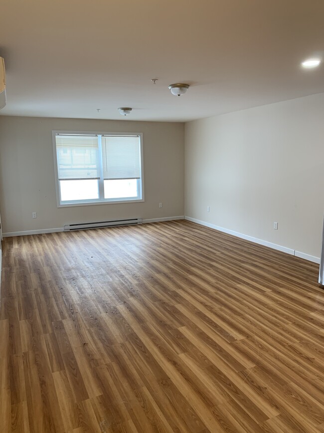 Building Photo - 26 Patriots Ln