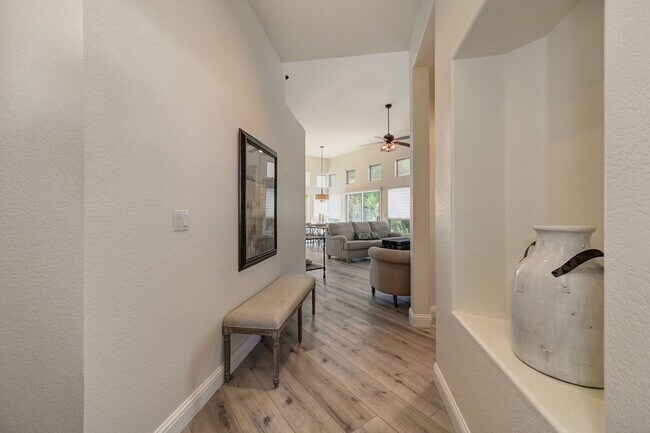 Building Photo - 5537 Cabrillo Way