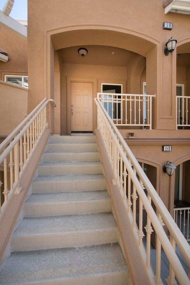 Building Photo - 45245 Seeley Dr