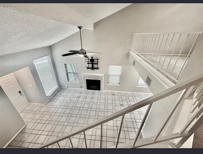 Foto del edificio - 12917 Meehan Dr