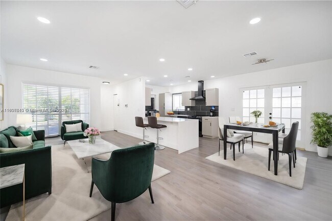 Foto del edificio - 305 NW 122nd St