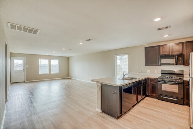 Foto del edificio - 3363 Avary River Ln