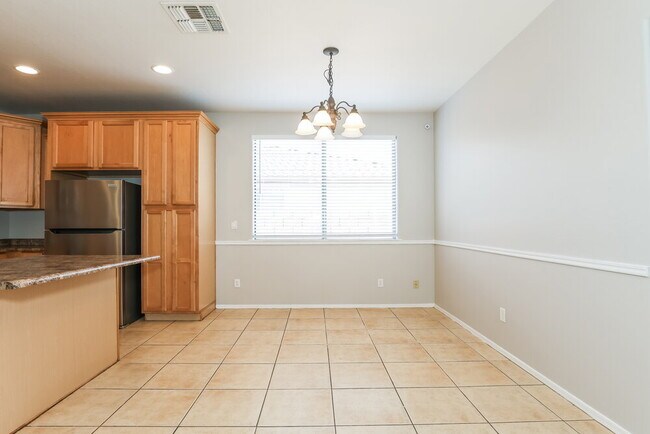 Foto del edificio - 7805 S 68th Dr