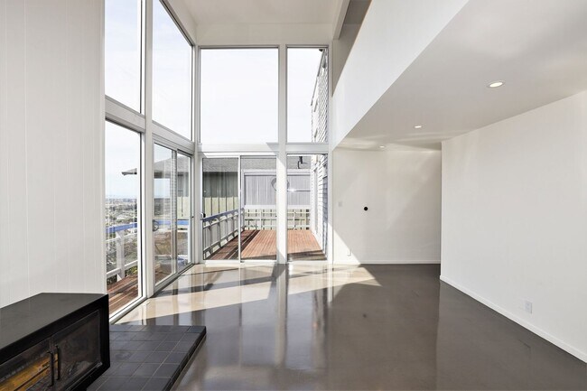 Foto del edificio - Stunning Mid-Century Modern 3 Bed/ 2 Bath ...