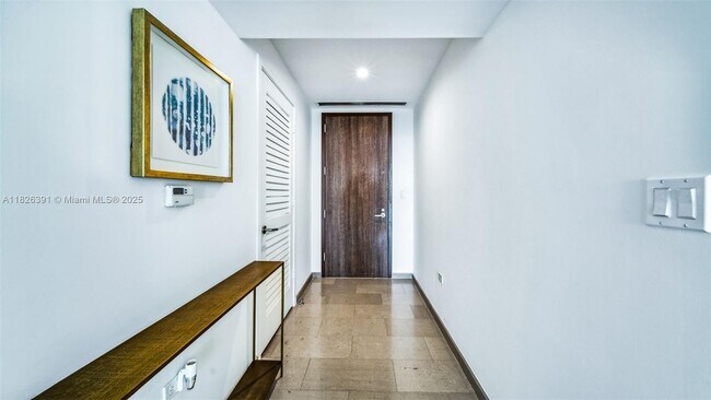 Foto del edificio - 68 SE 6th St