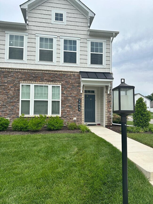 Foto del edificio - 3031 Farmstead Mill Dr