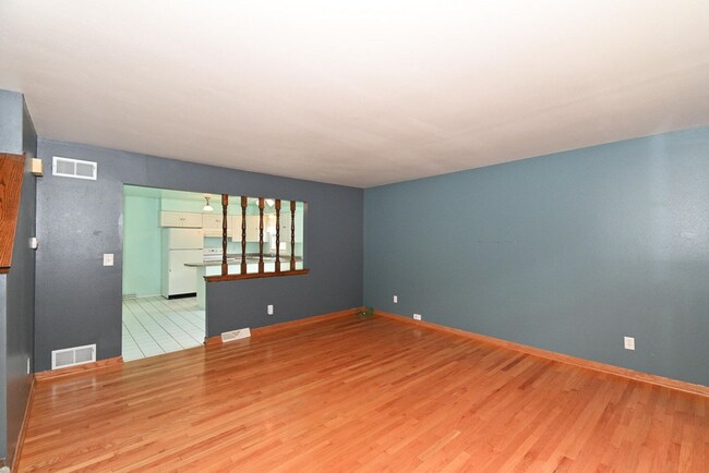 Living Room - 2119 Kilps Dr