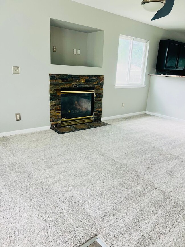 Photo - -$350.00 off  FIRST FULL MONTH'S RENT w/ 1... House