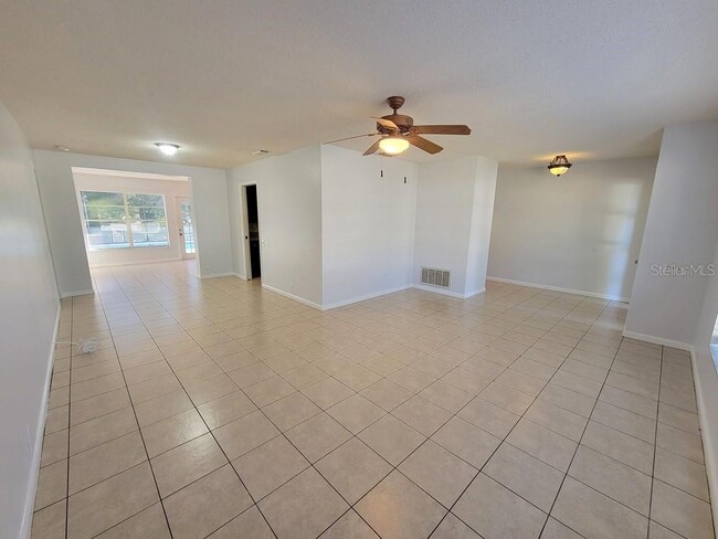 Building Photo - 8542 Braxton Dr