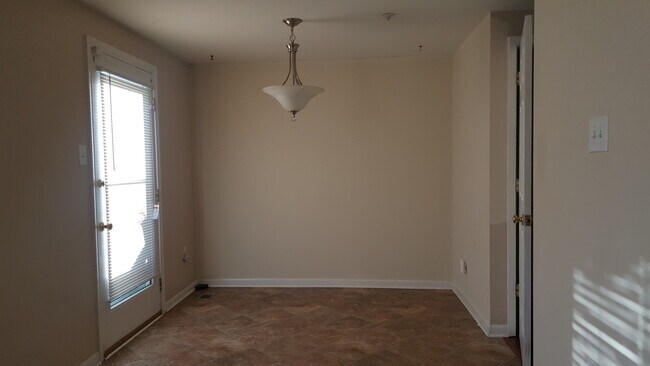 Foto del edificio - Beautiful 3-Bedroom, 2-Bath Townhome in Edgewood, MD