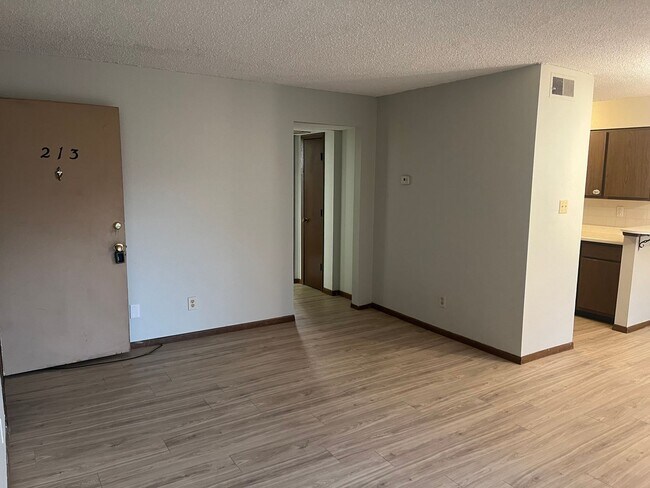 Foto del edificio - CONDO APARTMENT