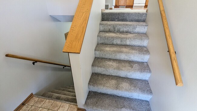 Foto del edificio - 3-bedroom raised ranch with finished basement and great flow