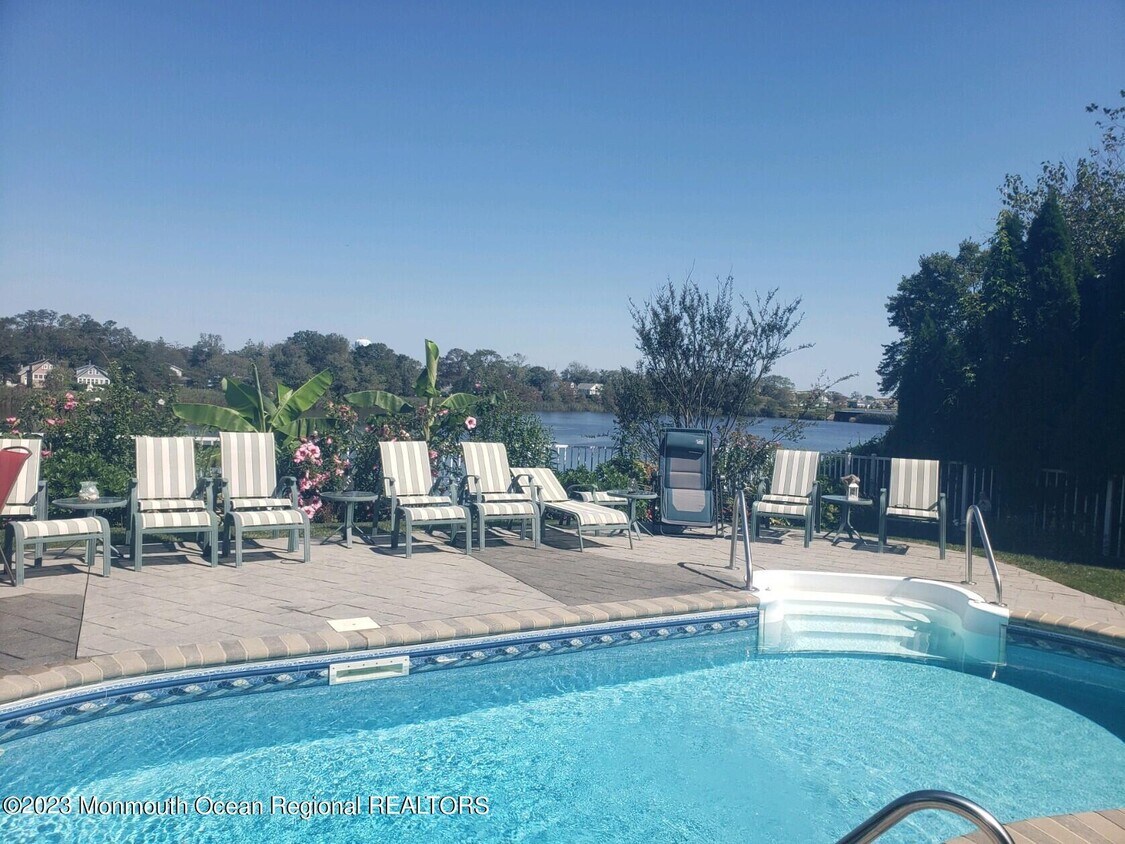 Foto principal - 631 Beacon Blvd