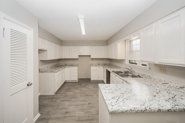 Foto del edificio - 4470 Garrison Ave