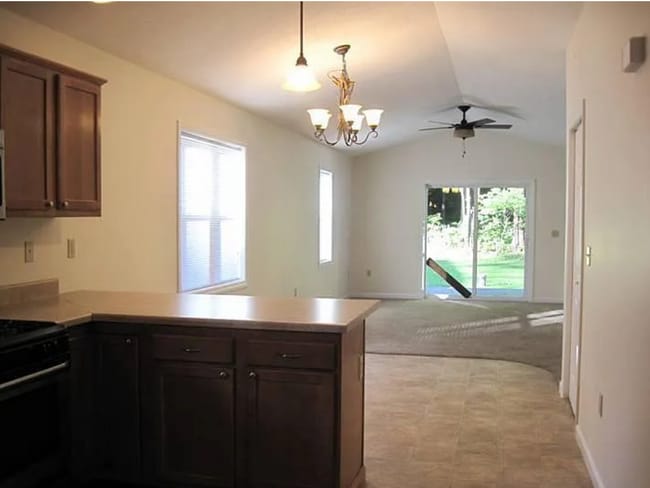 Living room - 3204 Tamarack Dr
