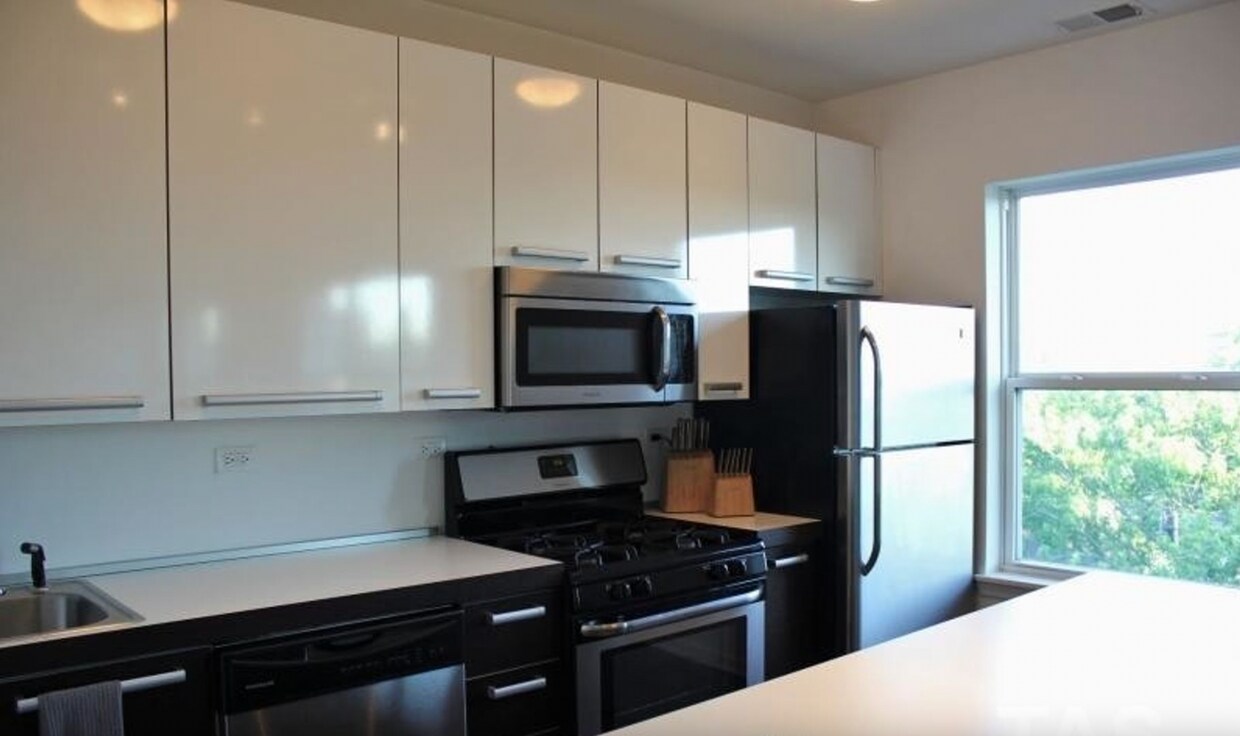 Foto principal - 5417 N Kenmore Ave