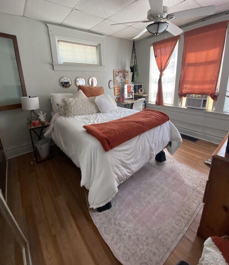 Foto principal - 273 S 7th St