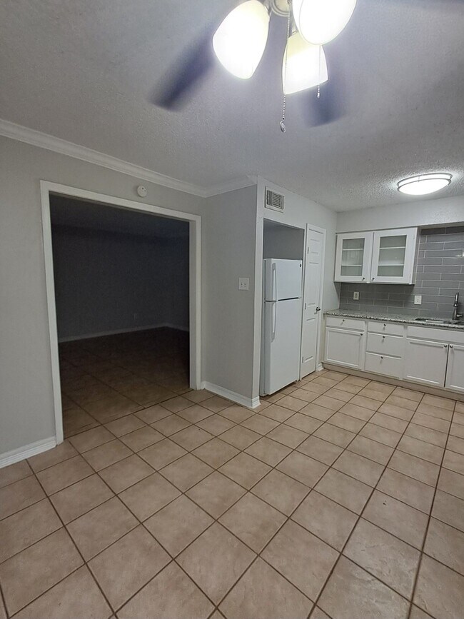 Foto del edificio - 714 Coolwood Dr