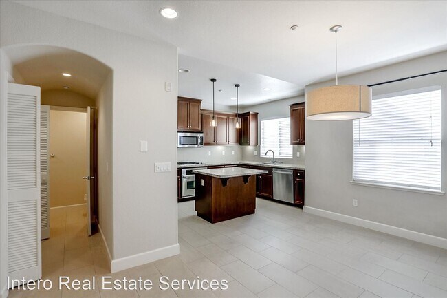 Foto del edificio - 2 br, 2.5 bath House - 1922 Hillebrant Place