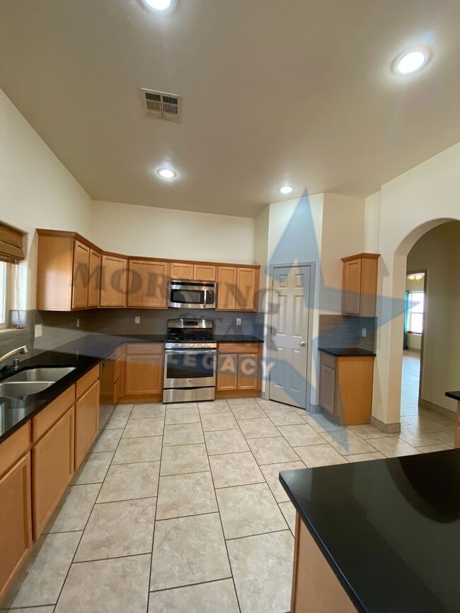 Building Photo - 3 bedroom home in Poco Lomas!