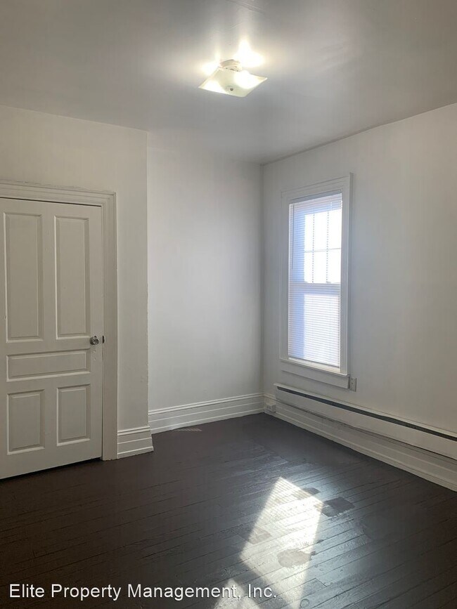 Foto del edificio - 2 br, 1 bath House - 668 E Market St., Apt 2