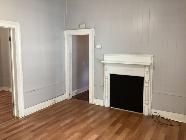 Building Photo - DOWNTOWN WILMINGTON! Historic Cottage - 2B...