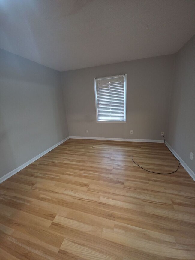 Foto del edificio - 221 Camp Dr