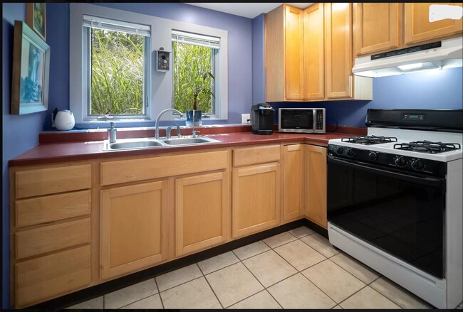 Full Kitchen with oven range, stove top, microwave oven, full size refrigerator & Keurig Coffee - 239 Coy Glen Rd