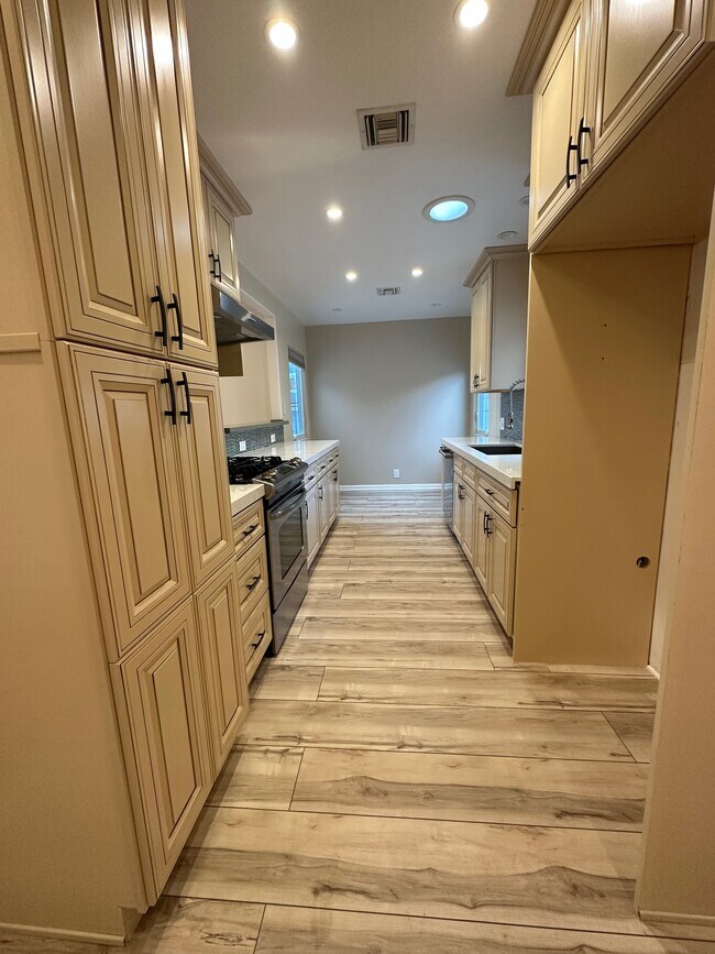 10930 Oro Vista Ave, Sunland, CA 91040 House Rental in Sunland, CA