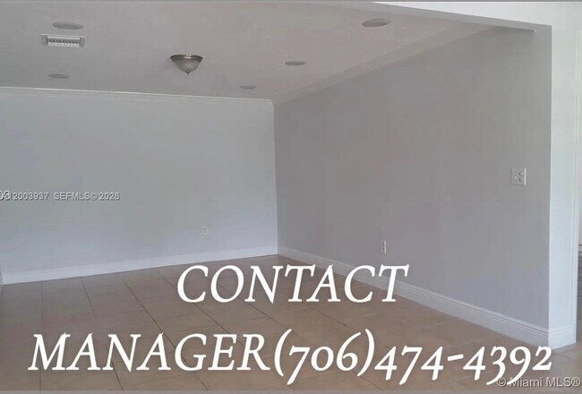 Building Photo - 9940 Dominican Dr