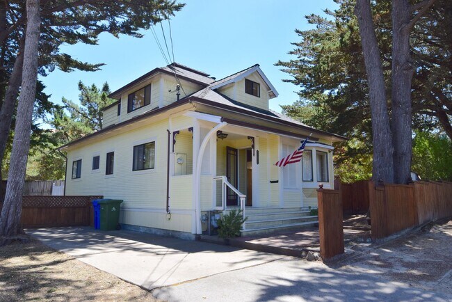 Foto del edificio - Fantastic Home in New Monterey Near DLI