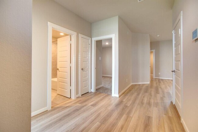 Building Photo - 7427 Victoria Brook Trace