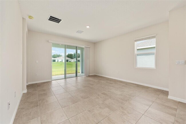 Foto del edificio - 5253 NW 43rd Ln Rd