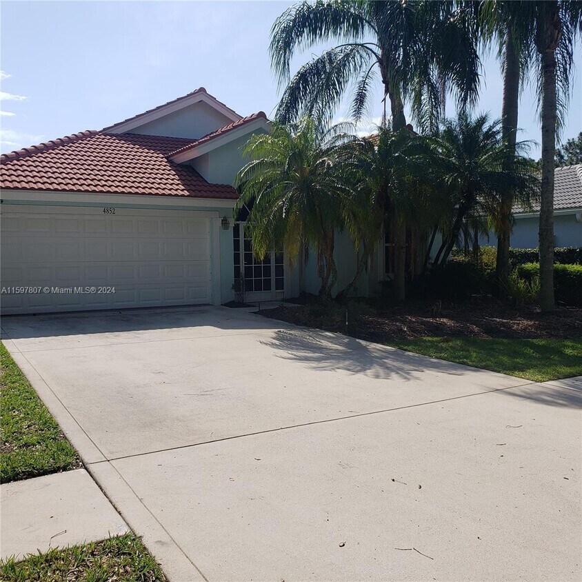 Foto principal - 4852 SE Mariner Village Ln