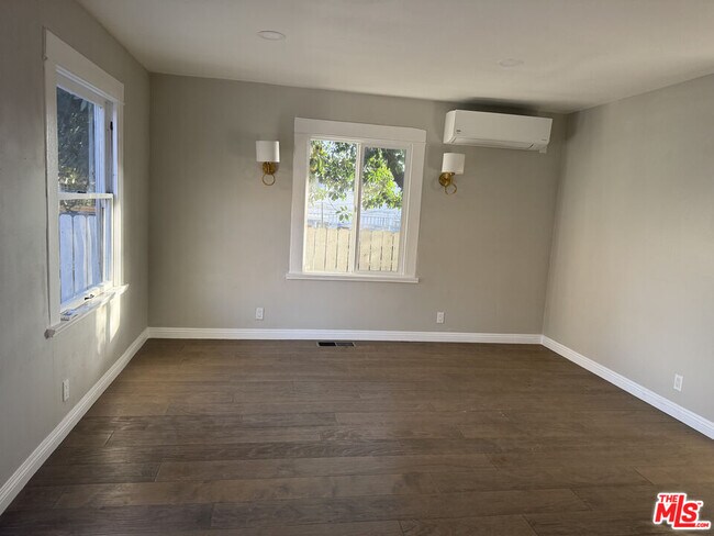 Foto del edificio - 1703 S Burlington Ave