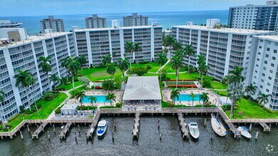 Building Photo - 3212 S Ocean Blvd