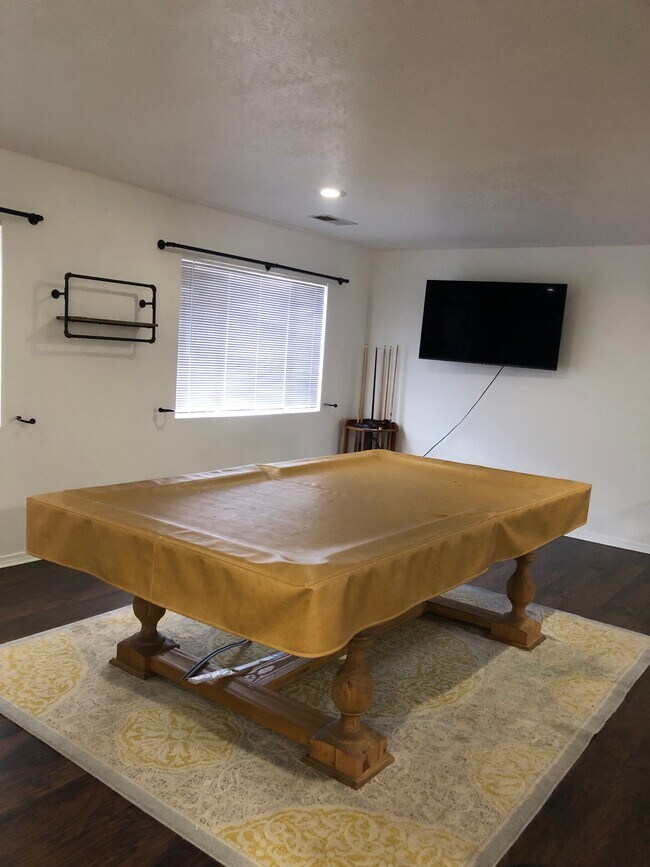 Pool table included!! - 4409 Comanche Rd NE